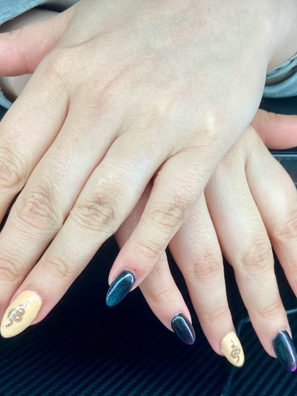 Chic Almond Nails — Iridescent Teal & Cream Snake Accent